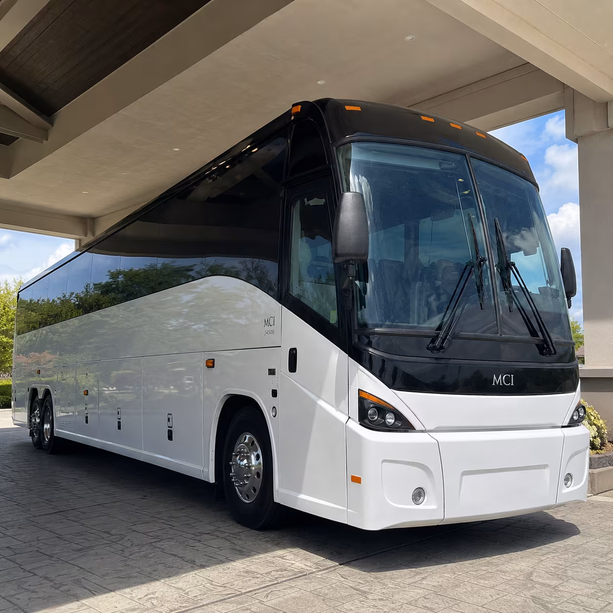 lakecharlescharterbusservices com can help you arrange group transfers to new orleans international airport msy